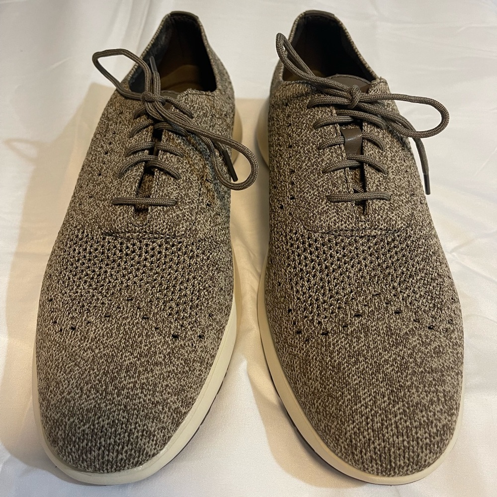 Brand new mens size 10. Cole haan shoes.